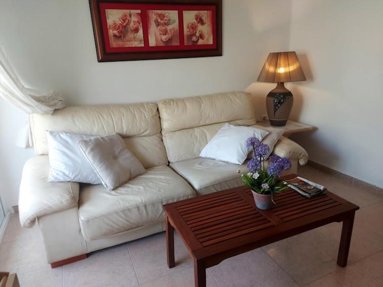 Apartamento Con Terraza Cerca De La Estacion Ronda Luaran gambar